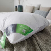 Vandyck-groen-label-kussen-bed